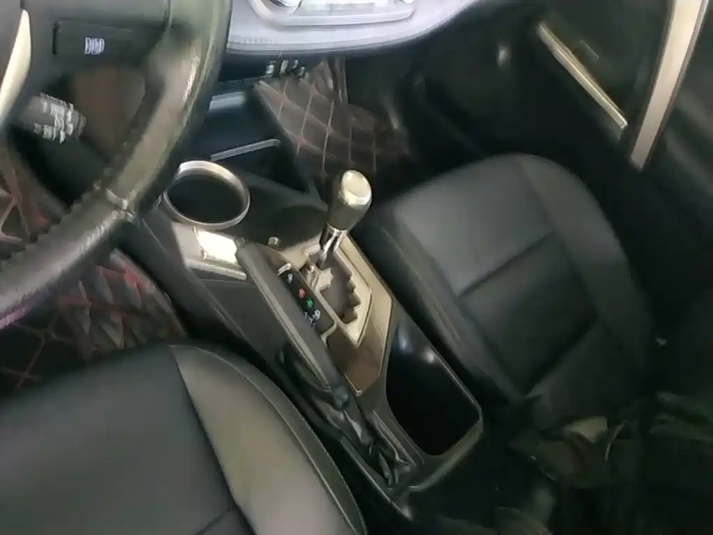 Toyota RAV4 2014 — фото 14
