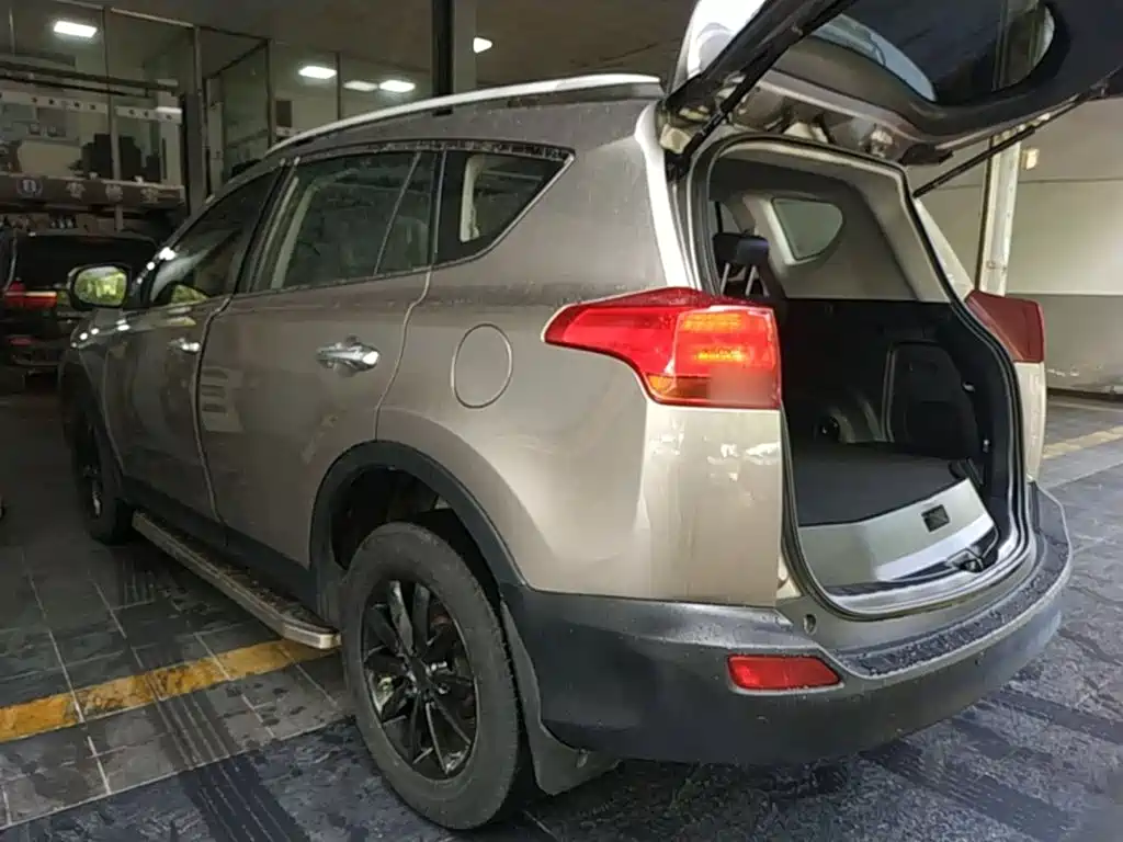 Toyota RAV4 2014