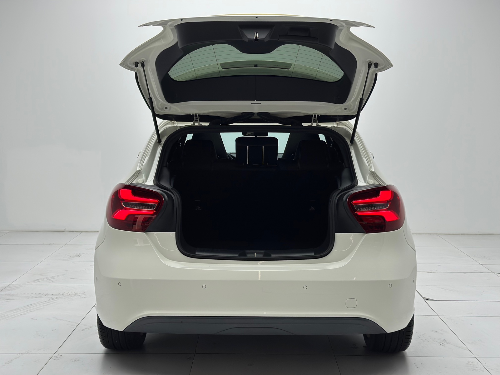 Mercedes-Benz A-Class 2018 — фото 22