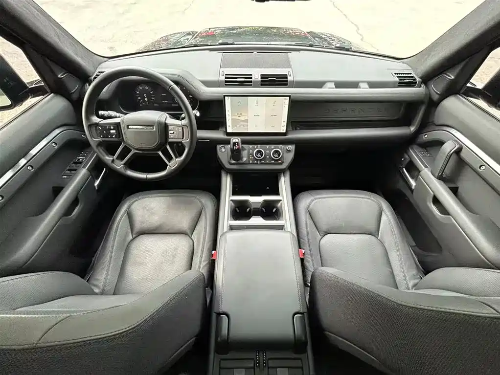 Land Rover Defender 2025 — фото 11