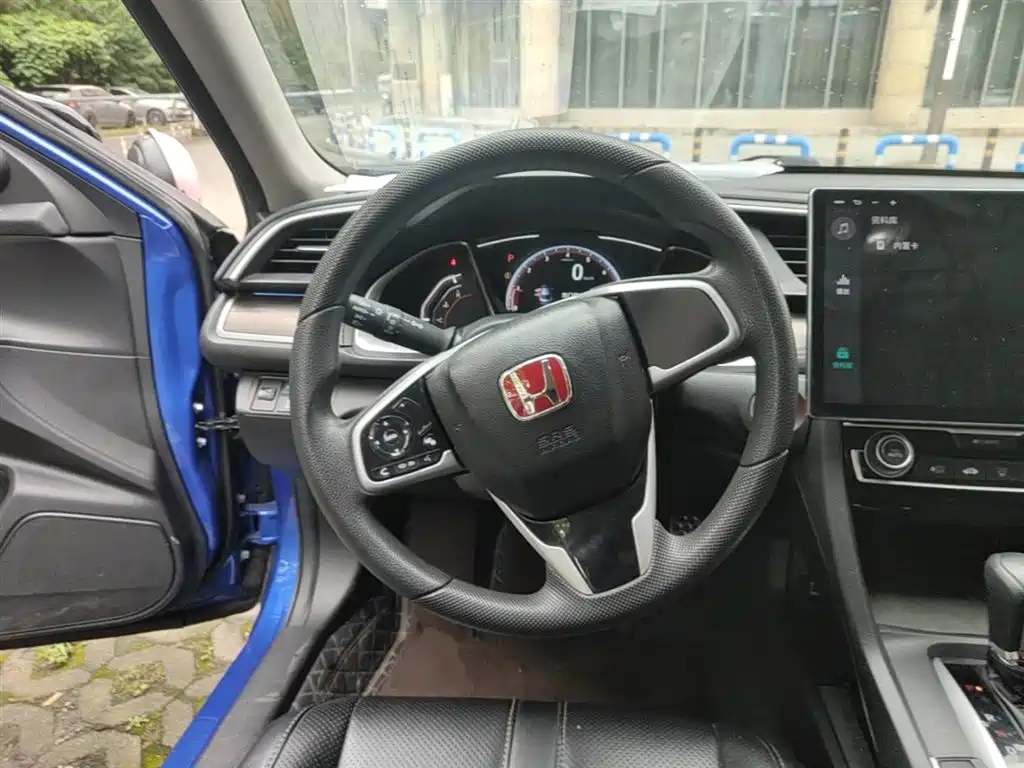 Honda Civic 2019 — фото 11