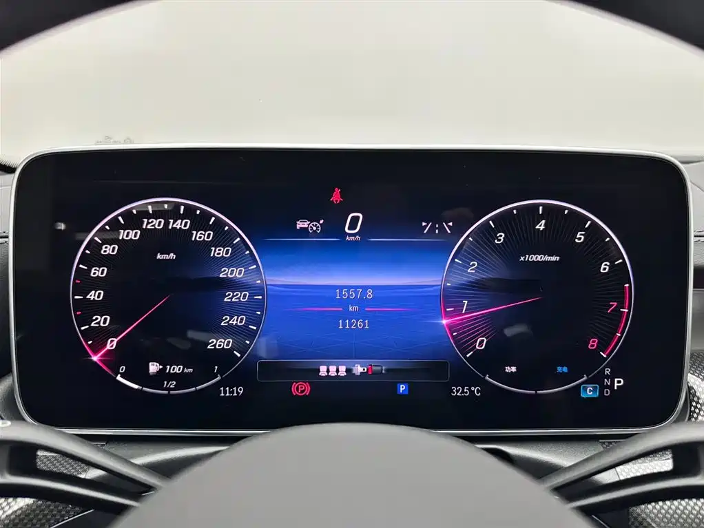 Mercedes-Benz C-Class 2024 — фото 14