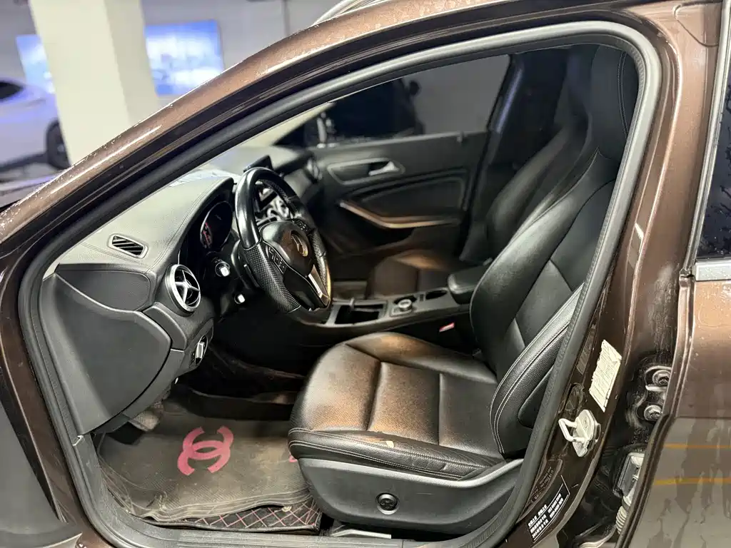 Mercedes-Benz GLA 2015 — фото 10