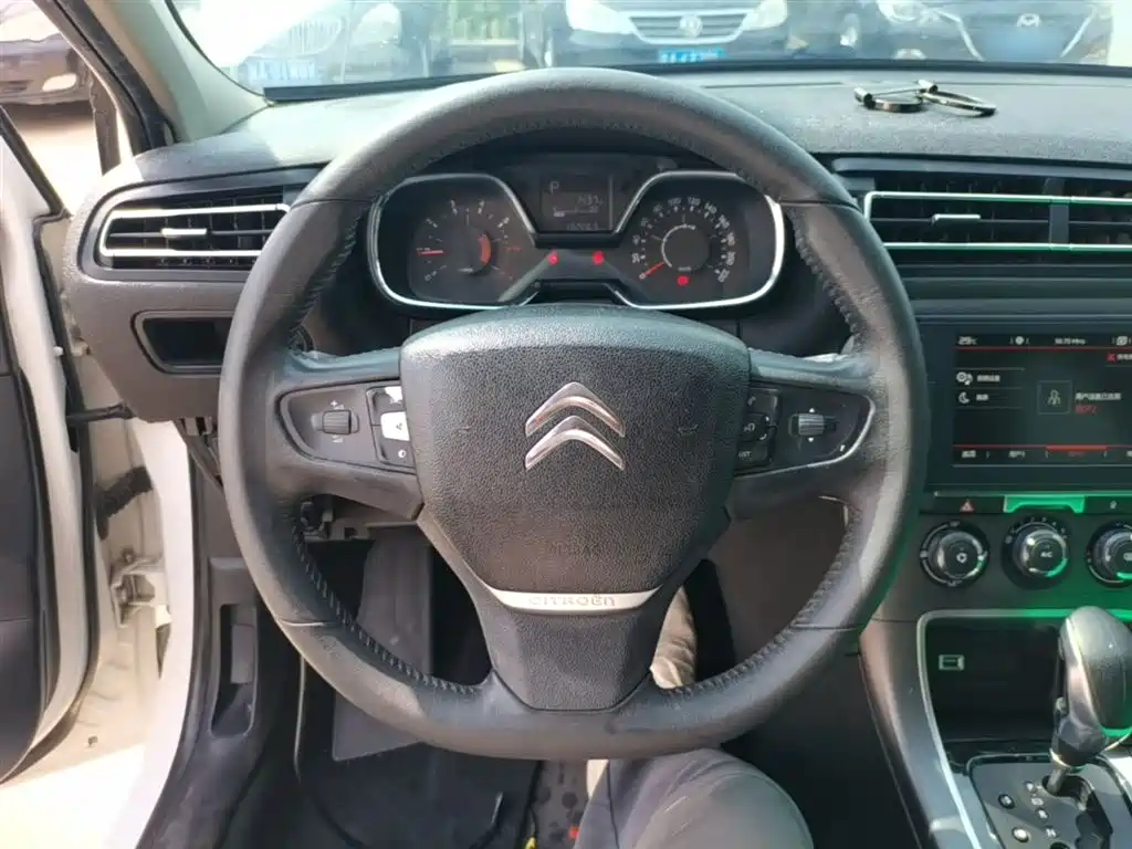 Citroen C4 2018 — фото 11