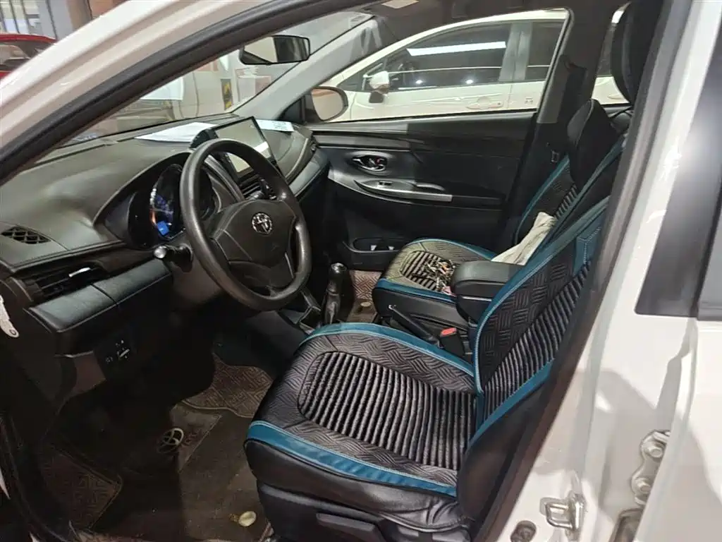 Toyota Yaris L 2015 — фото 15