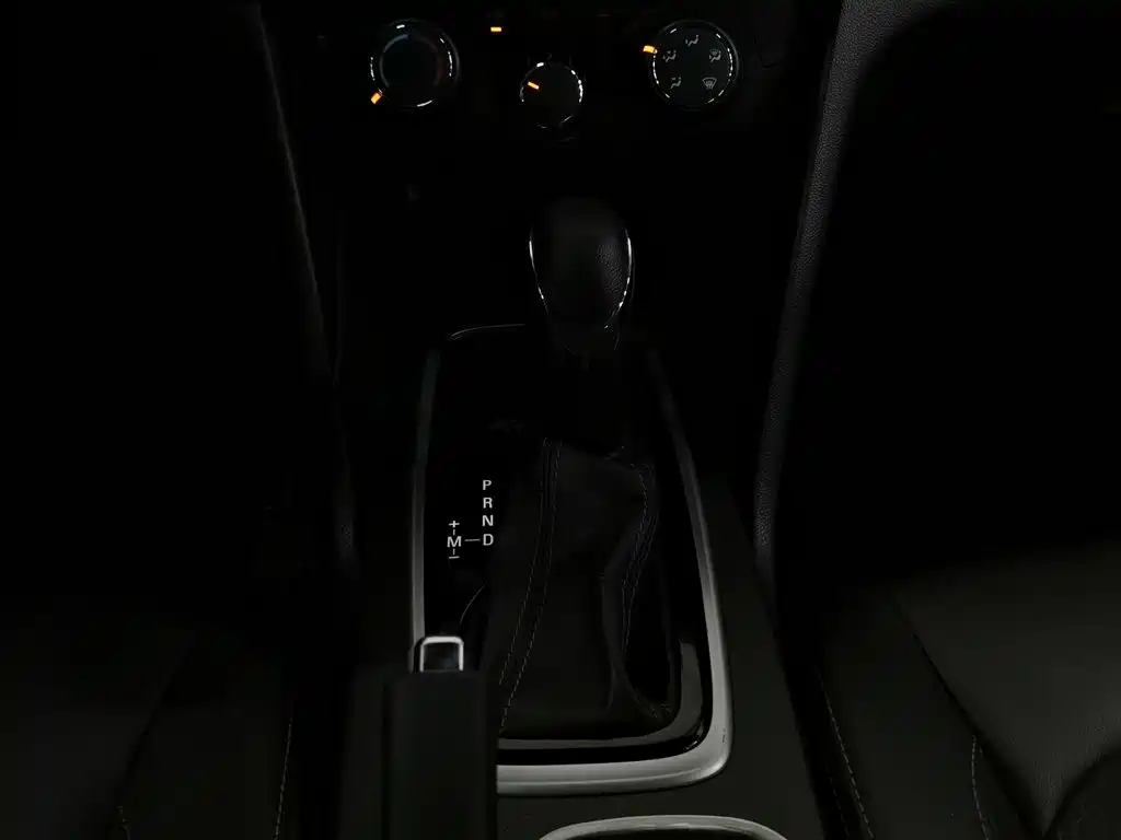Chevrolet Cavalier 2018 — фото 13