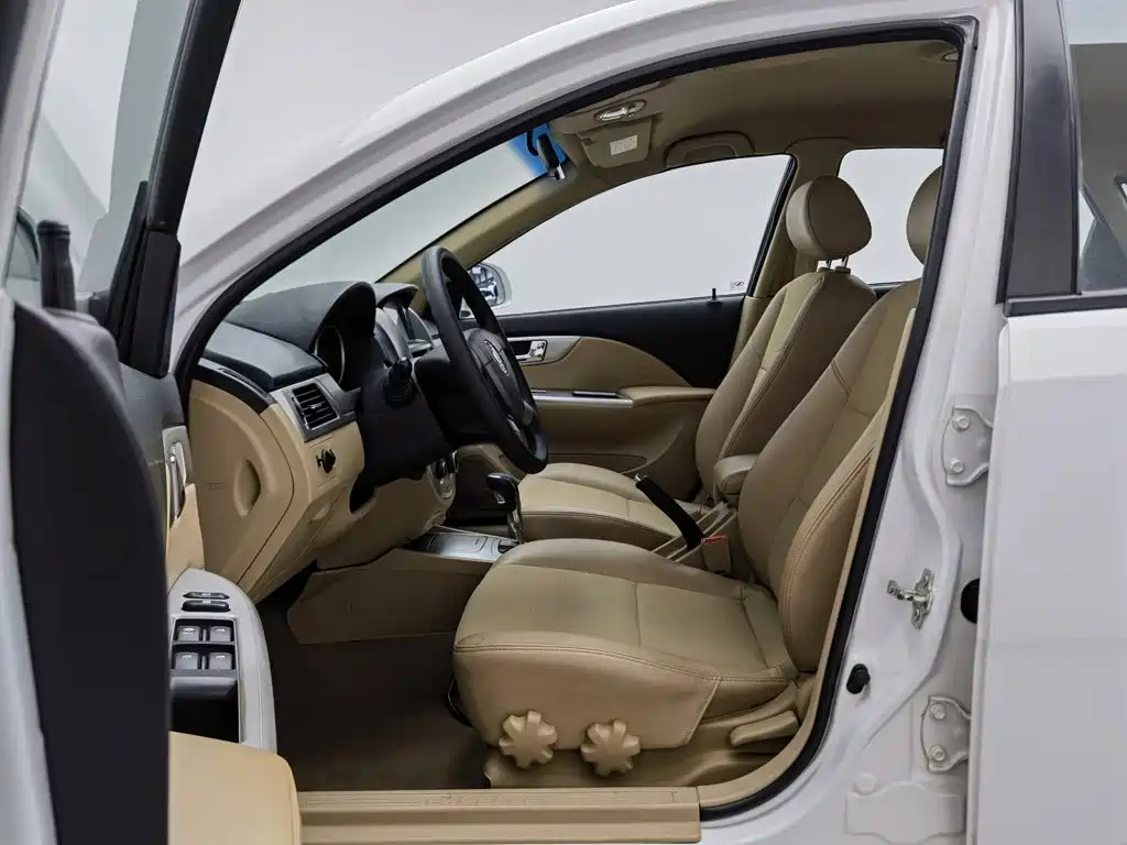Buick Excelle 2014 — фото 10