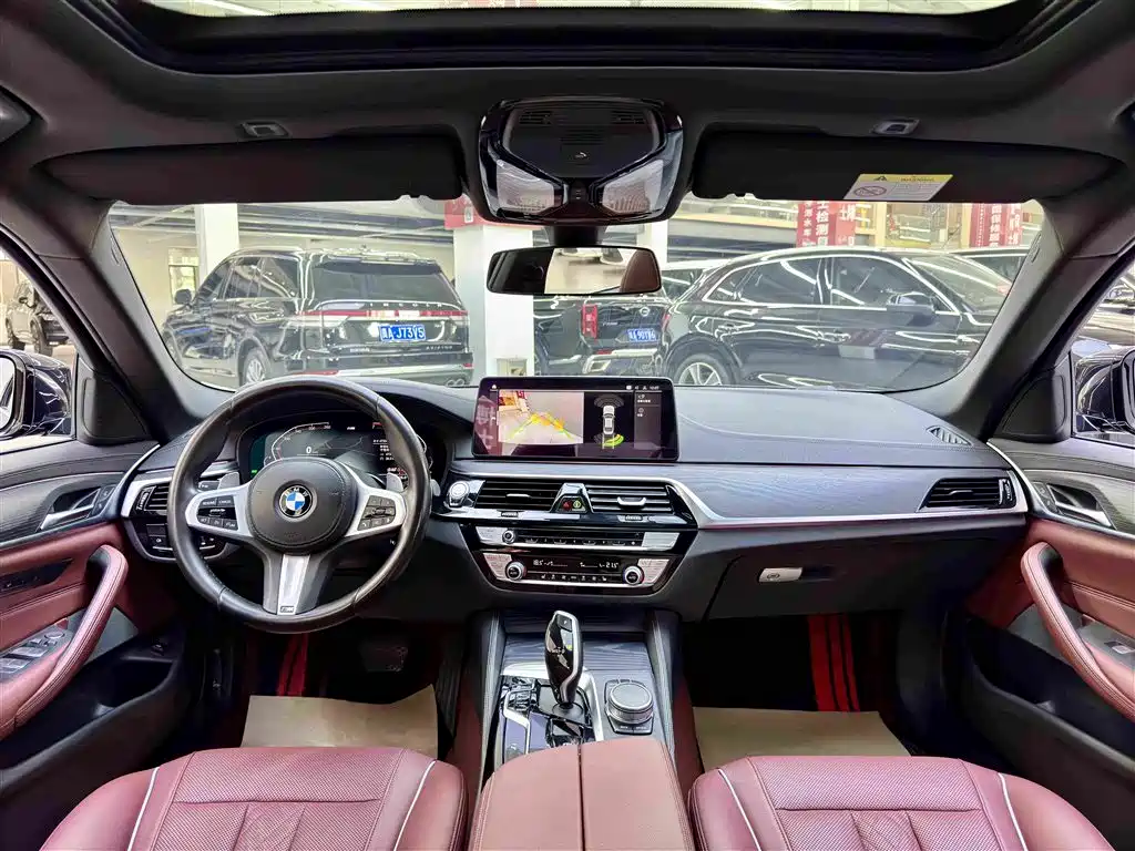 BMW 5 Series 2021 — фото 12
