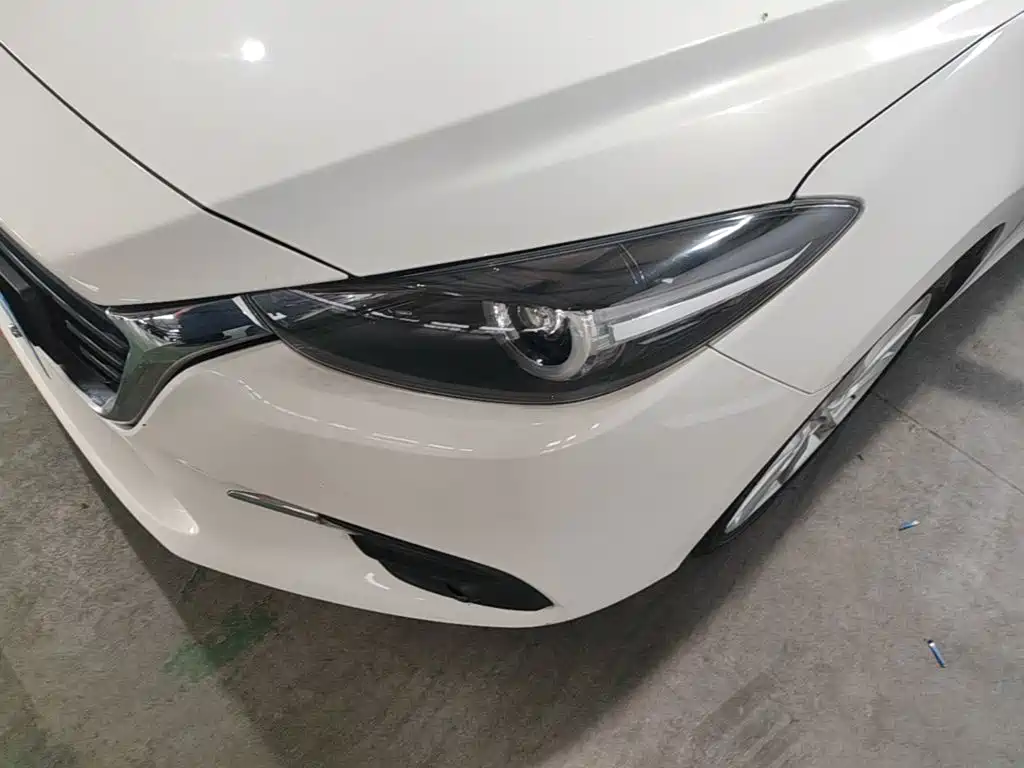 Mazda 3 Axela 2017 — фото 24