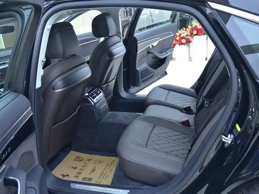 Audi A8 2025