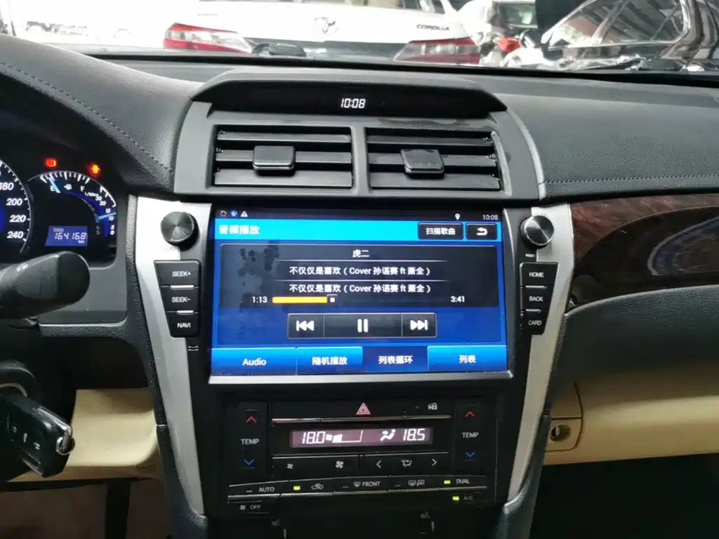Toyota Camry 2015 — фото 13