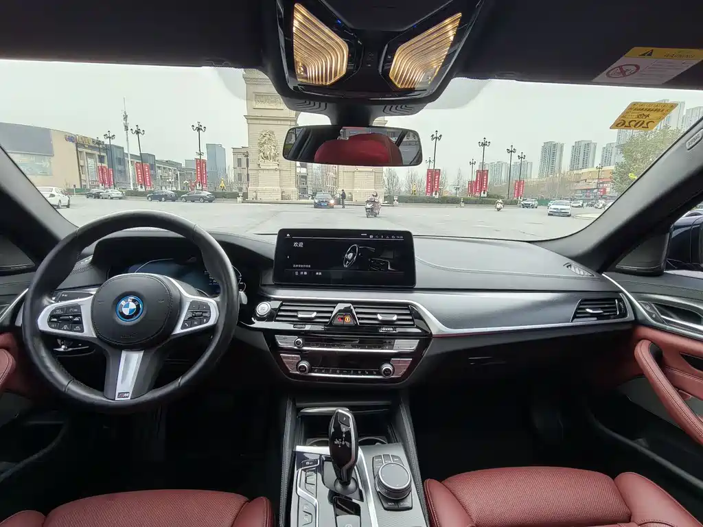 BMW 5 Series New Energy 2022 — фото 10