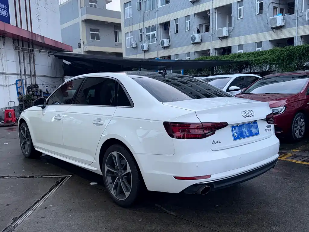 Audi A4L 2018