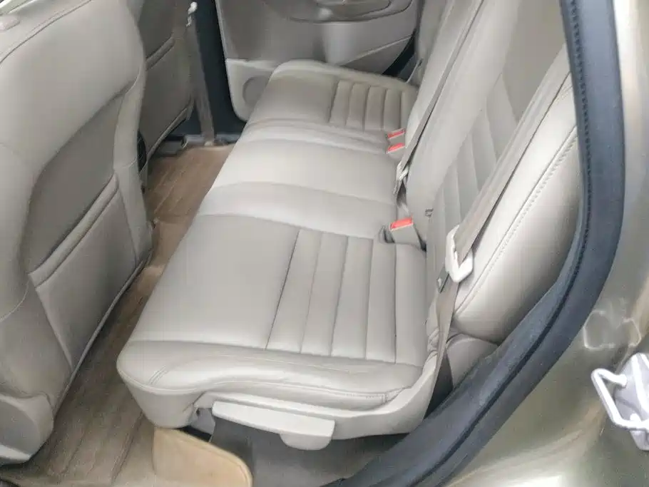 Ford Kuga 2014 — фото 11