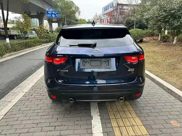 Jaguar F-PACE 2018
