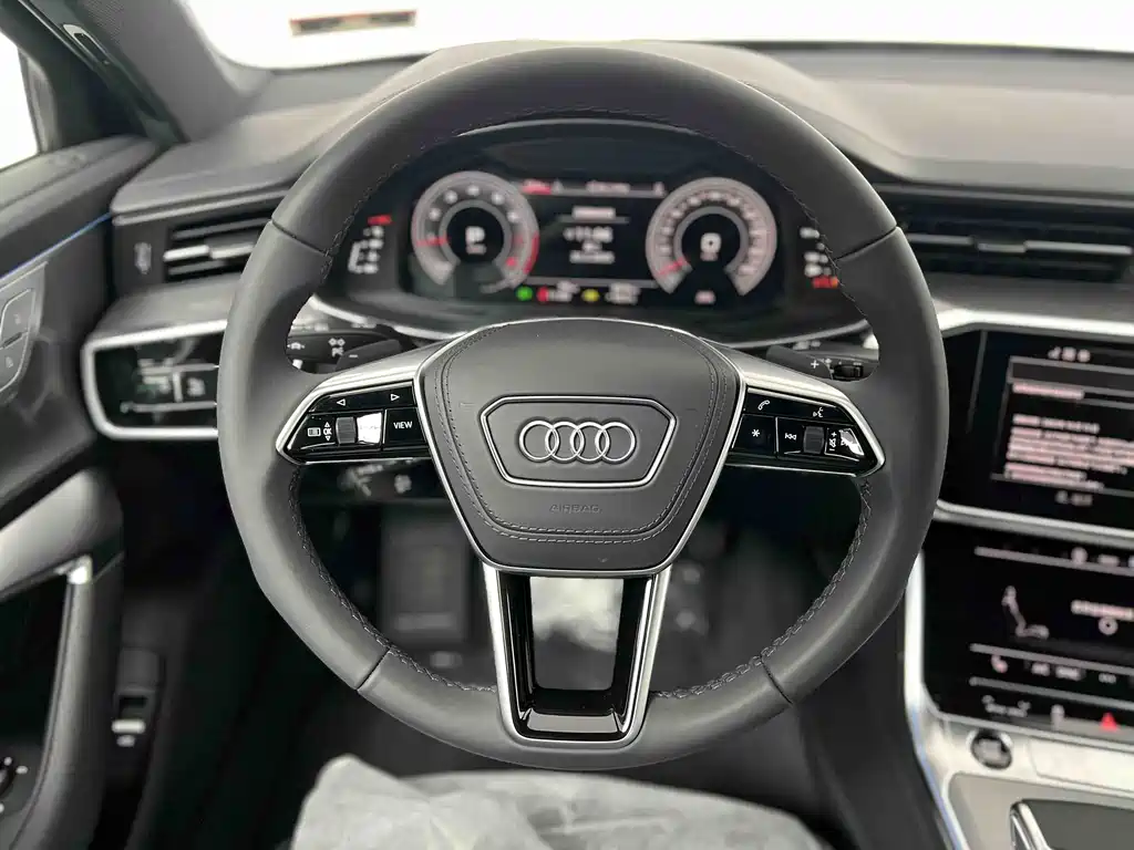 Audi A6L — фото 9