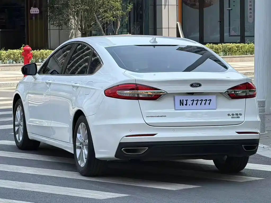 Ford Mondeo 2021 — фото 12