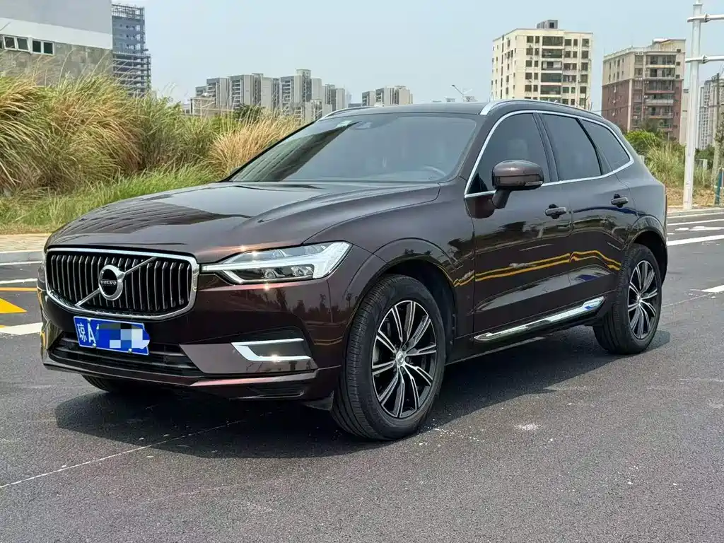 Volvo XC60 2020 — фото 1