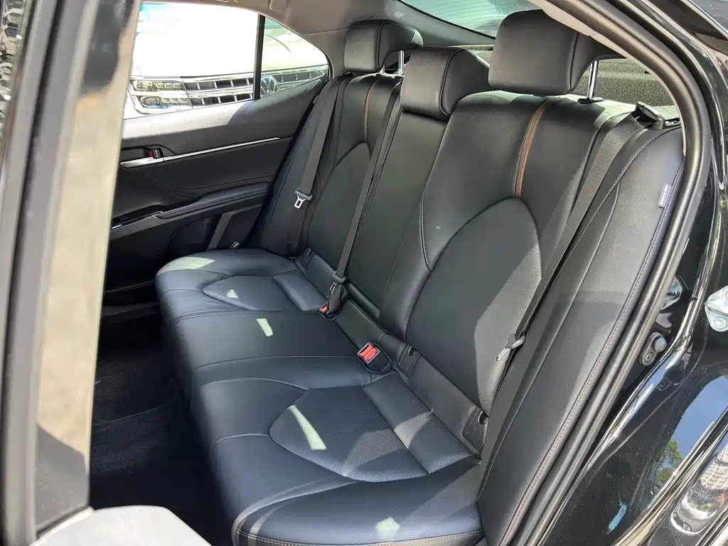 Toyota Camry 2024 — фото 12