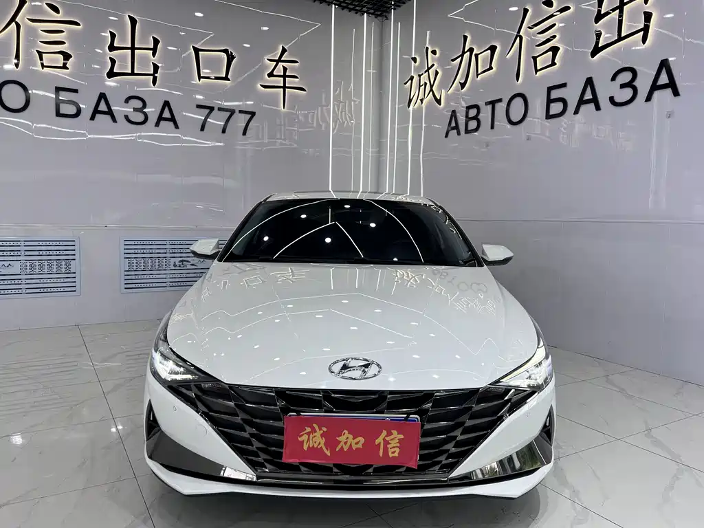 Hyundai Elantra 2022