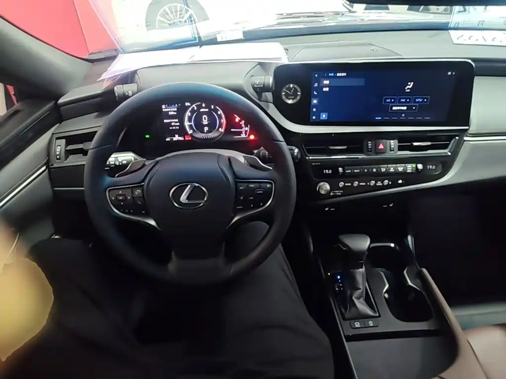 Lexus ES 2023 — фото 11
