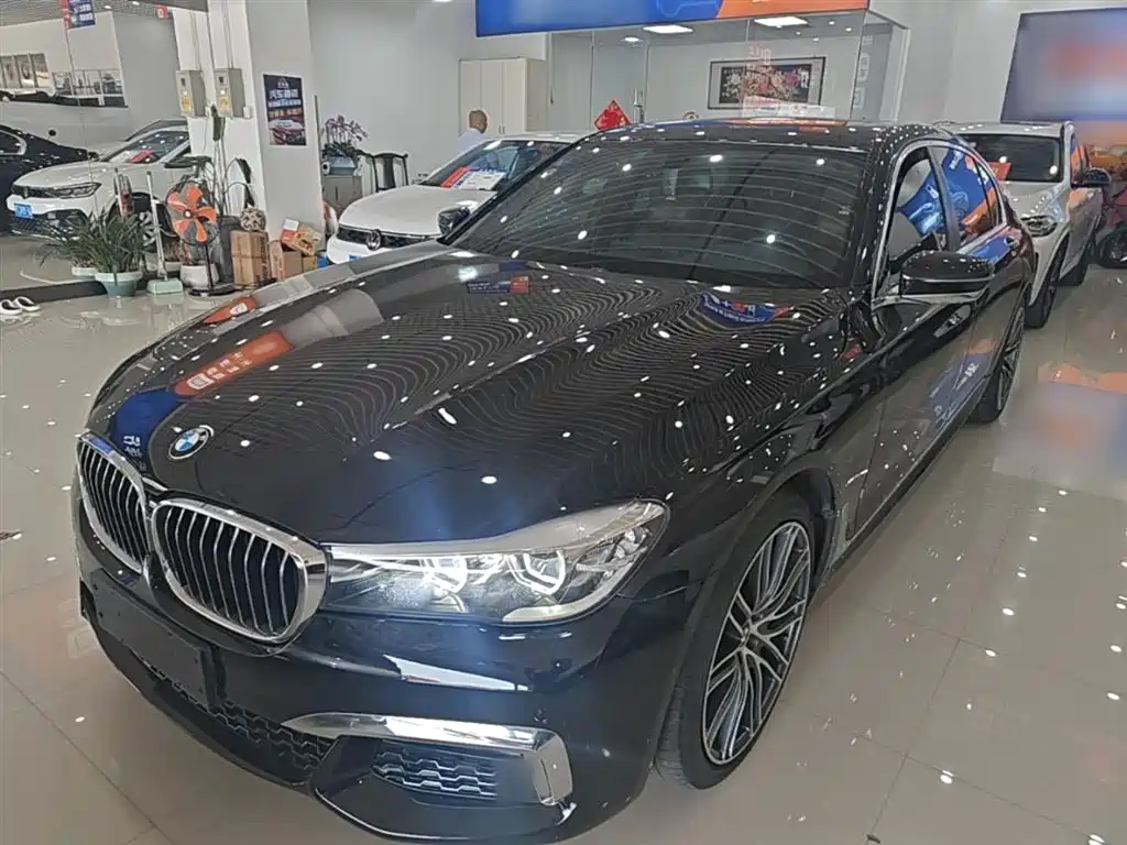 BMW 7 Series 2018 — фото 2