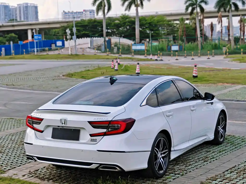 Honda Accord 2022 — фото 6
