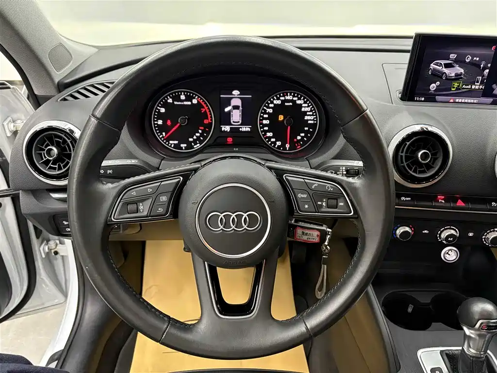 Audi A3 2019 — фото 11