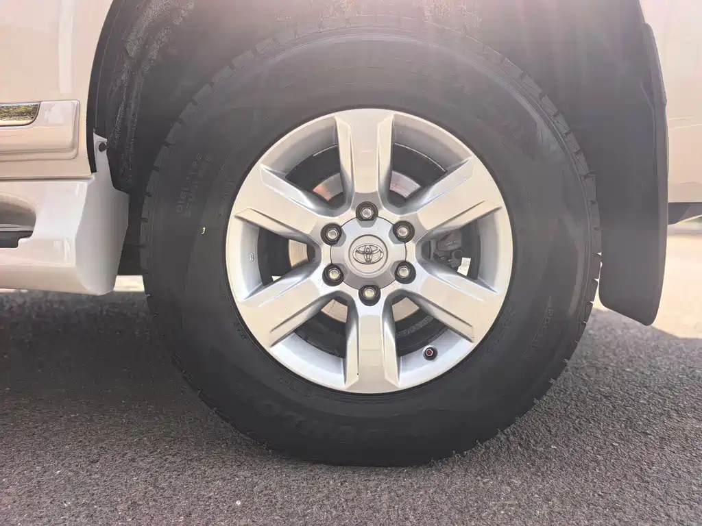 Toyota Prado 2015 — фото 24