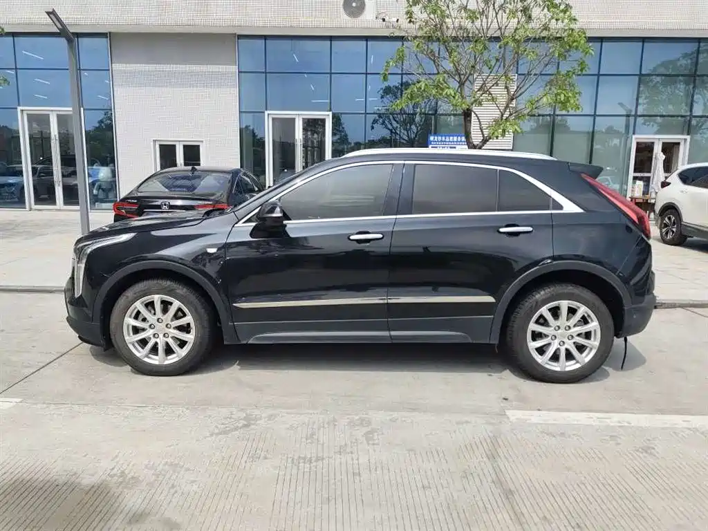 Cadillac XT4 2021 — фото 9