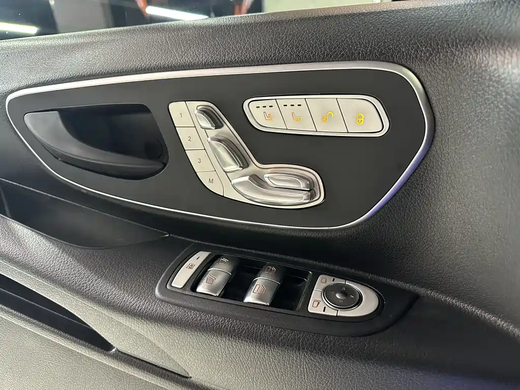 Mercedes-Benz Vito 2023 — фото 18