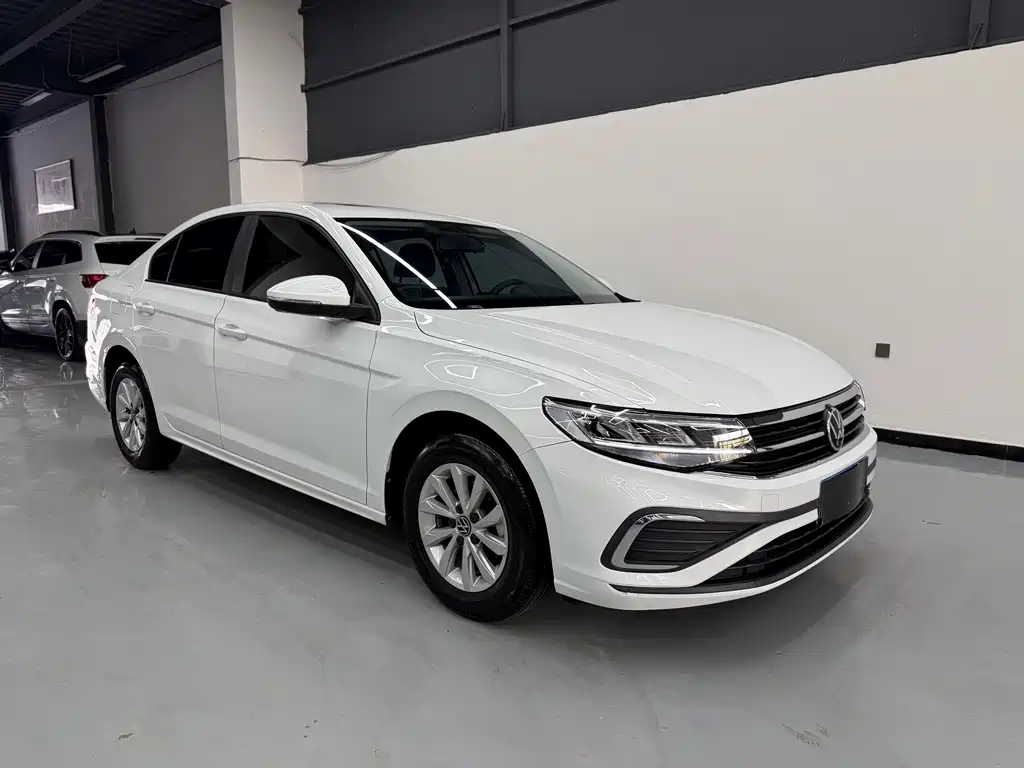 Volkswagen Bora 2023
