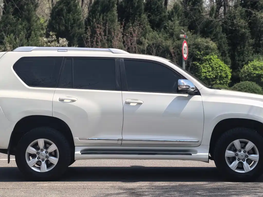 Toyota Prado 2015 — фото 4