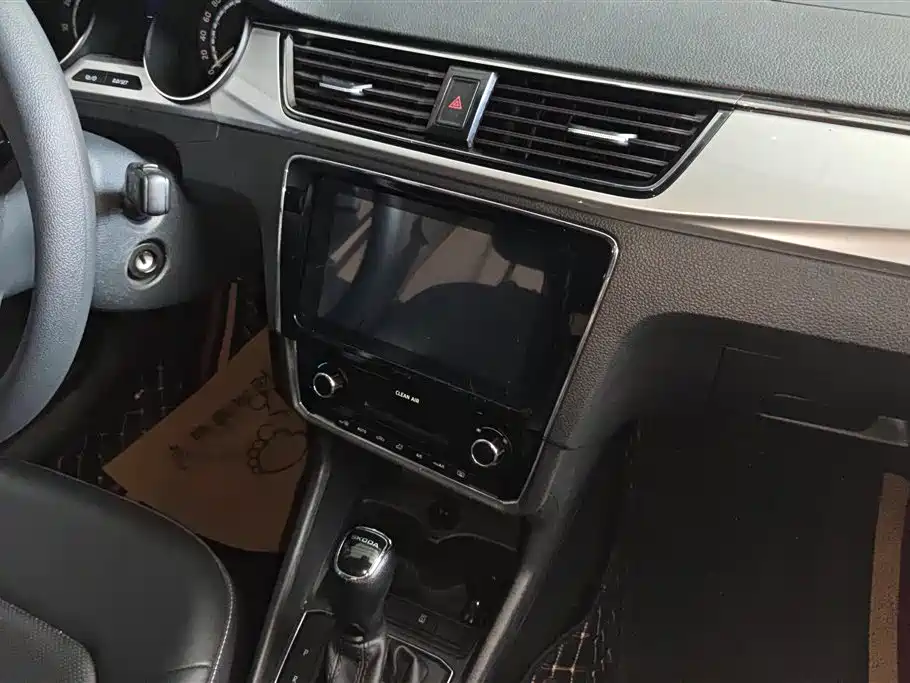 Skoda Rapid 2021 — фото 13