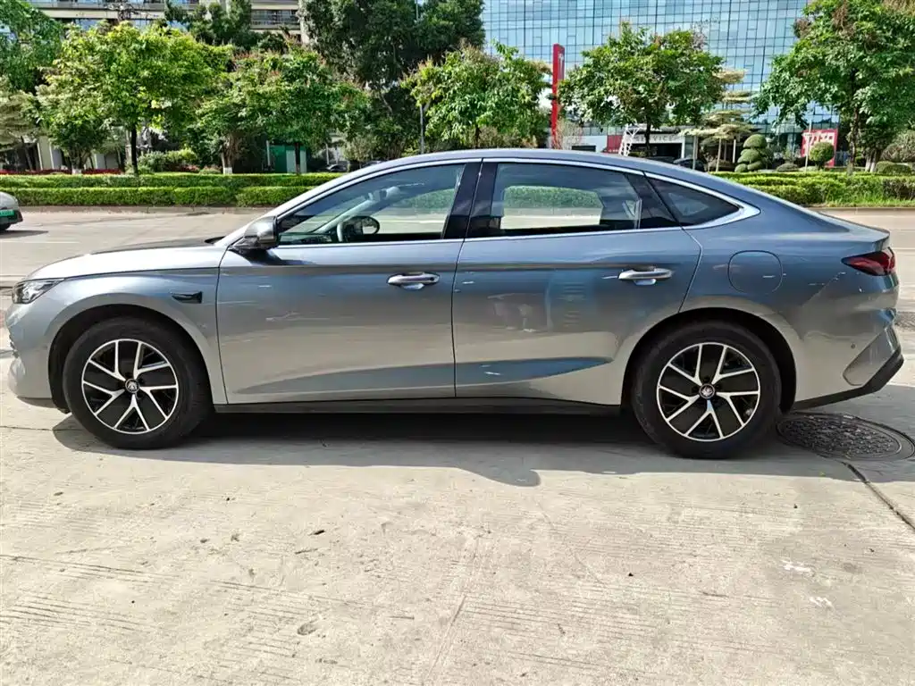 BYD Qin L 2025 — фото 8