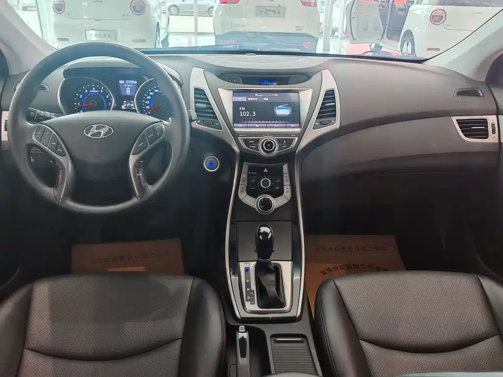 Hyundai Elantra Langdong 2018 — фото 13