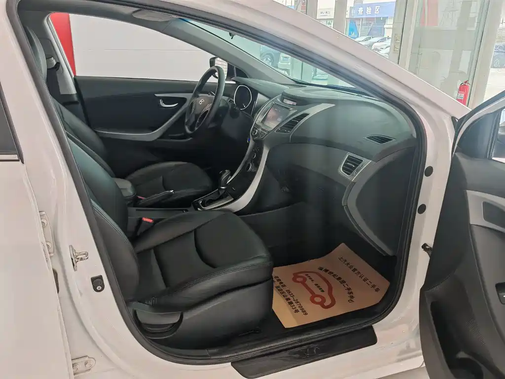 Hyundai Elantra Langdong 2018 — фото 21
