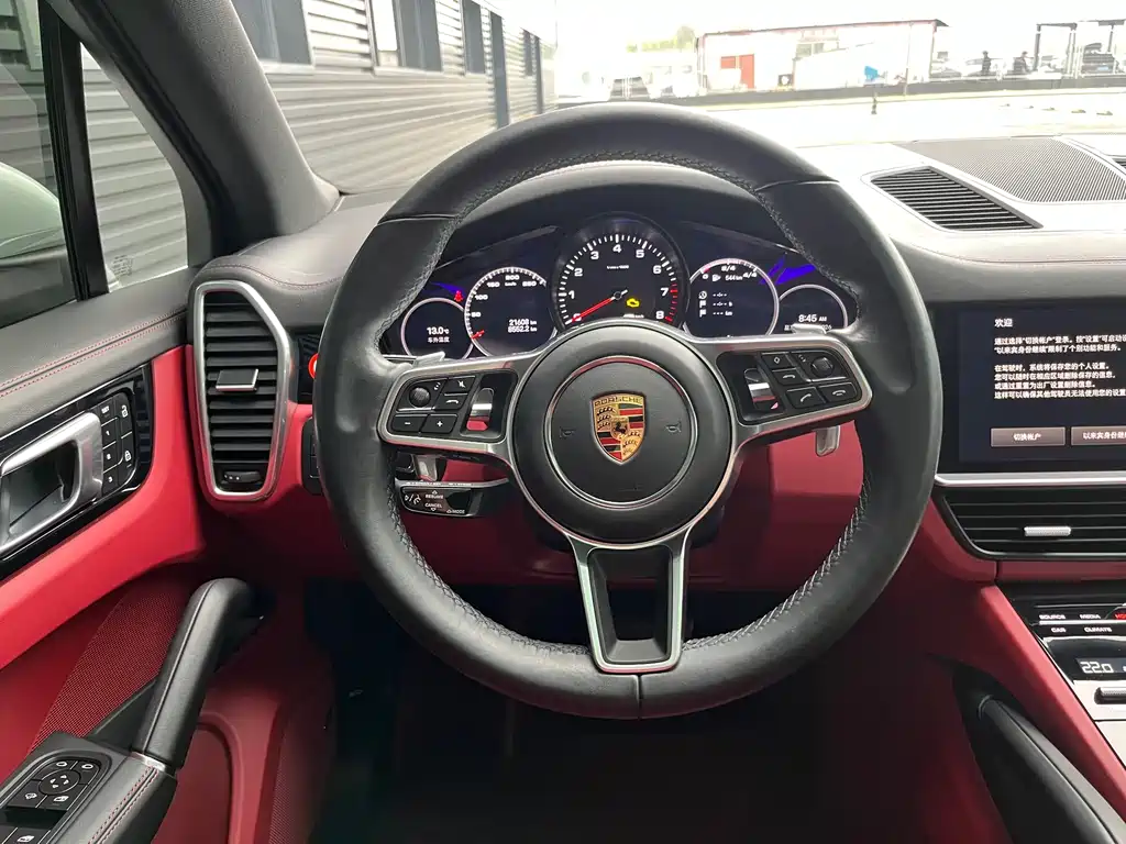 Porsche Cayenne 2022 — фото 16