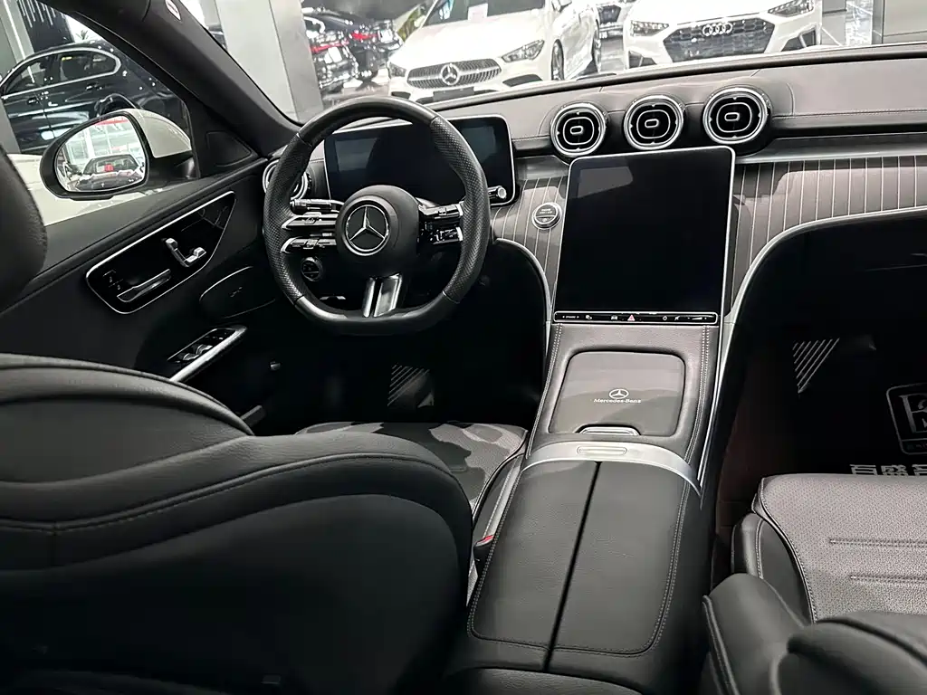 Mercedes-Benz C-Class 2023 — фото 11