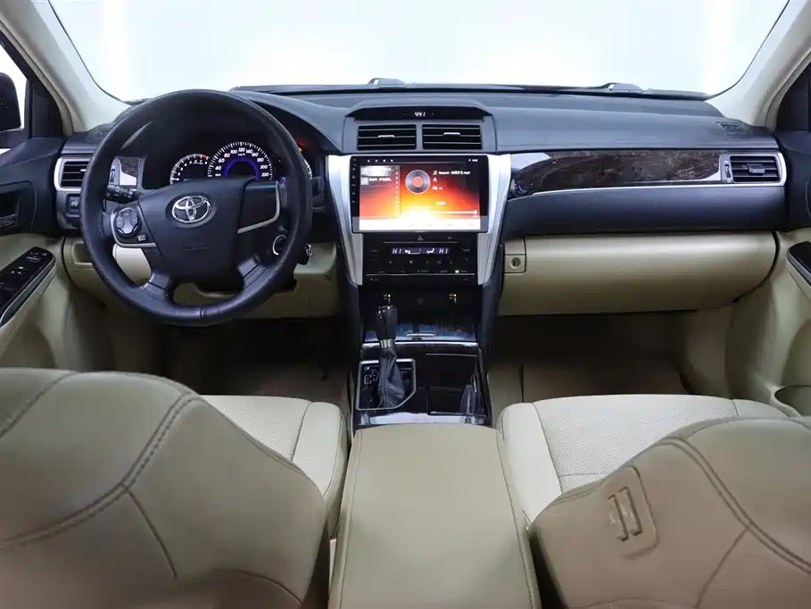 Toyota Camry 2017 — фото 23