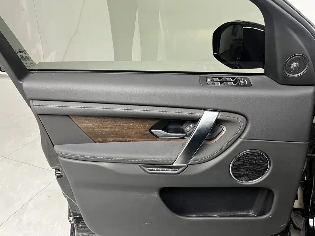 Land Rover Discovery Sport 2024 — фото 15