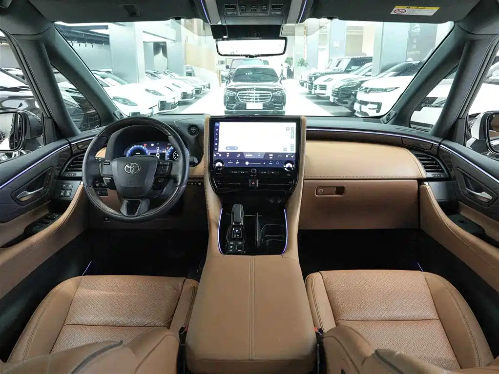 Toyota Alphard 2024 — фото 6