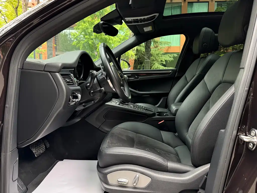 Porsche Macan 2018 — фото 12