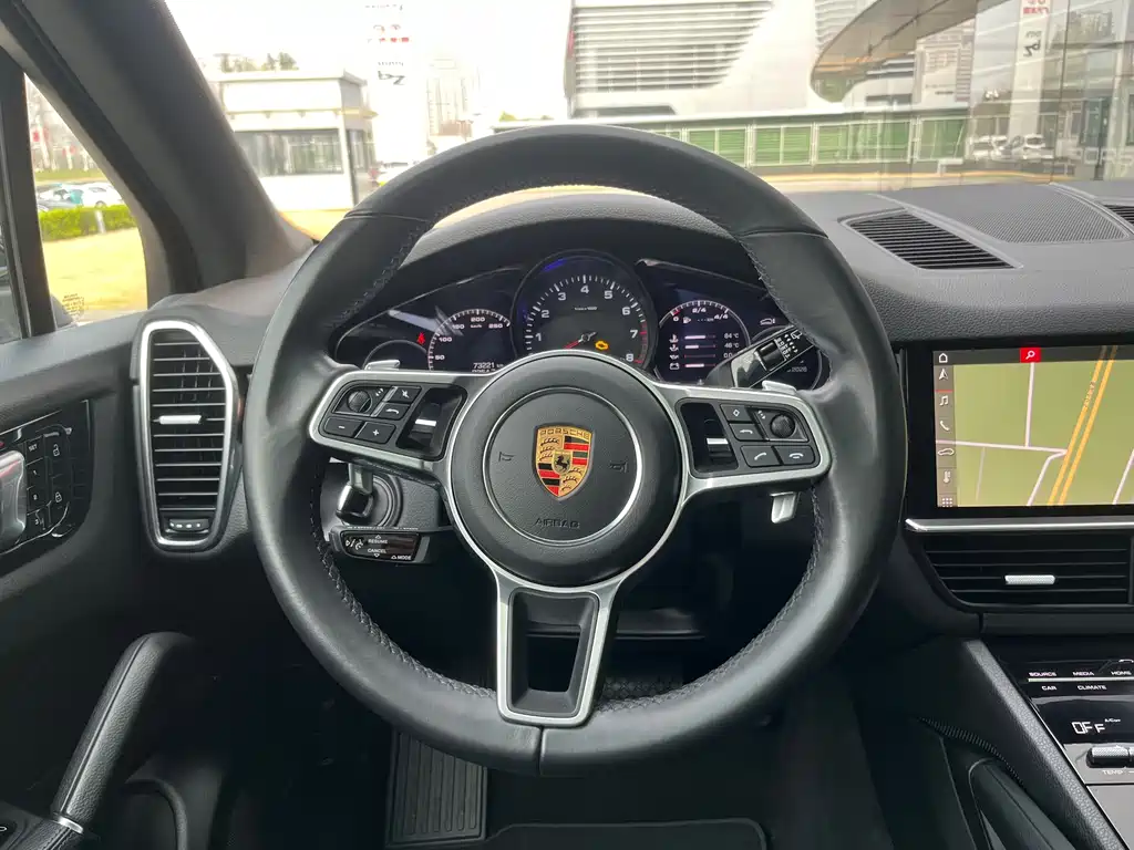 Porsche Cayenne 2020 — фото 12