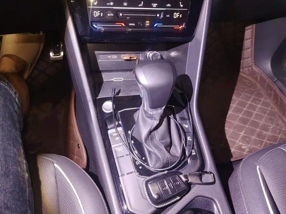 Volkswagen Tiguan L 2023 — фото 16