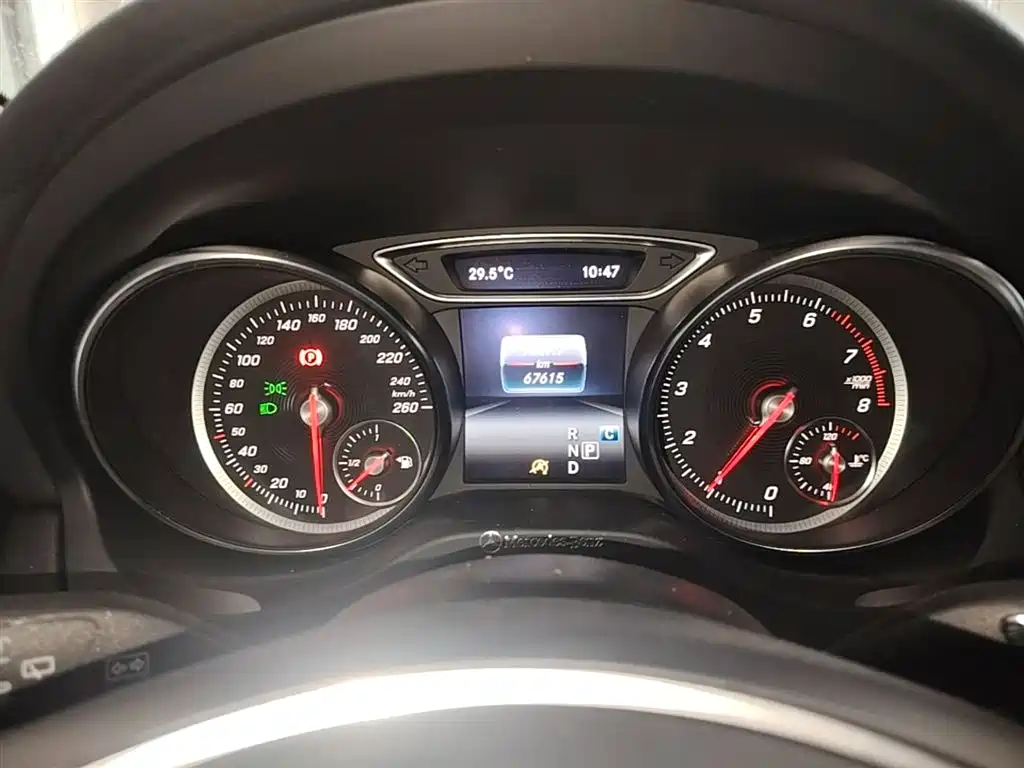 Mercedes-Benz GLA 2018 — фото 12