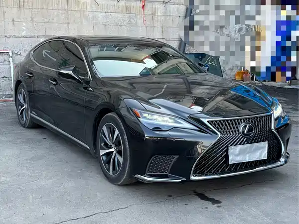 Lexus LS 2023