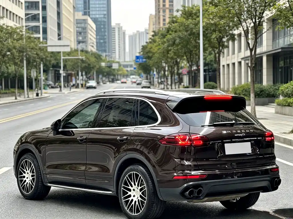 Porsche Cayenne 2017 — фото 7