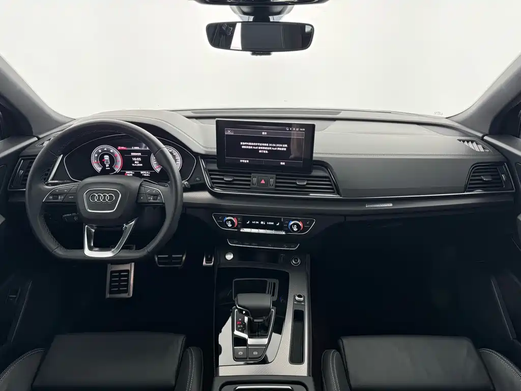 Audi Q5L 2023 — фото 8