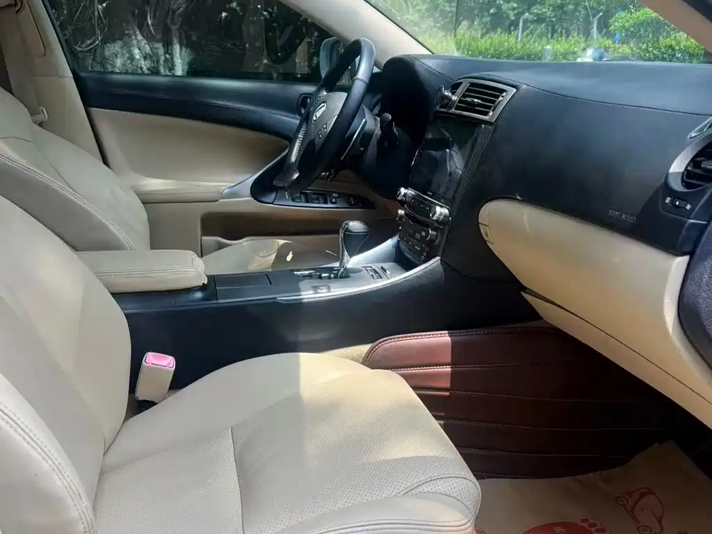 Lexus IS 2008
